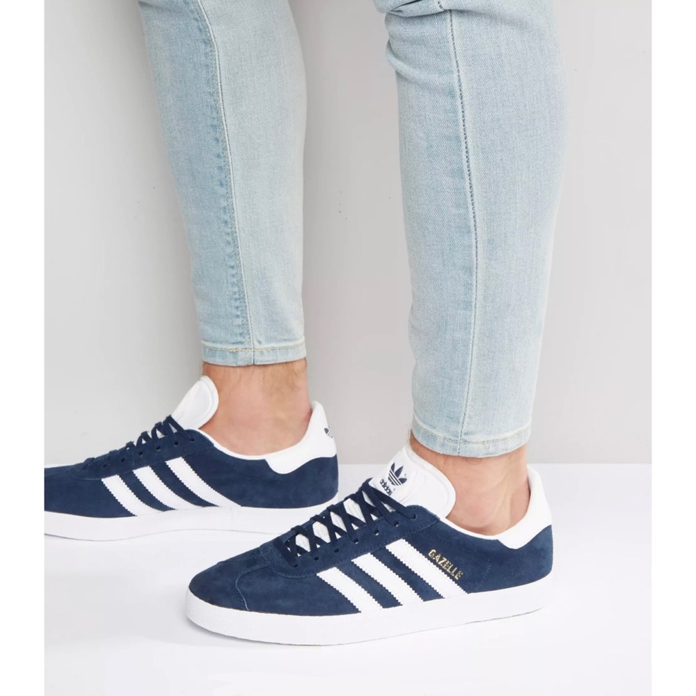 Adidas Originals Gazelle sneakers in navy